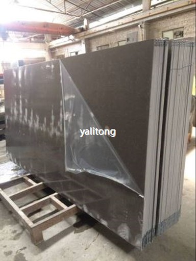 グレーの石英スラブ